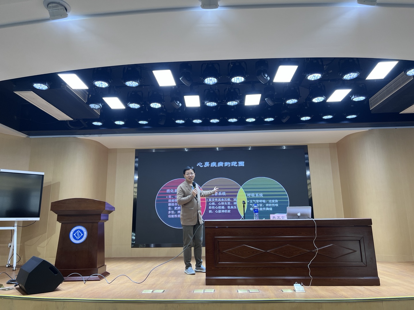 6d9623c7929d67d639e7b98be50f7ee.jpg 6d9623c7929d67d639e7b98be50f7ee.jpg